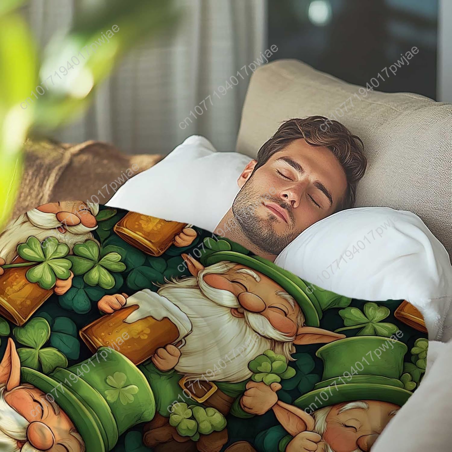St. Patrick’s Day Gnome Throw  - مراجعة Home And Textiles Today وسعره
